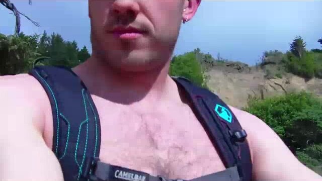 Muscle guy jerks & fingers self in PARADISE preview (see descrip)