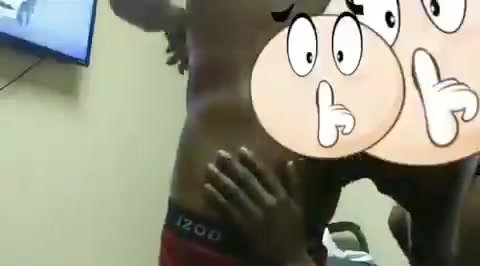 Homie rapping while I️ but on his back