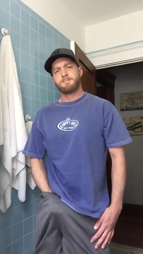 Horny guy wanks and cums
