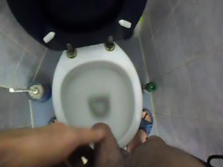 piss at toilet