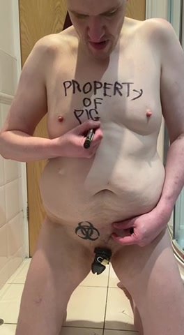 Pig Boy Gareth marks himself as PigMasterT’s property!