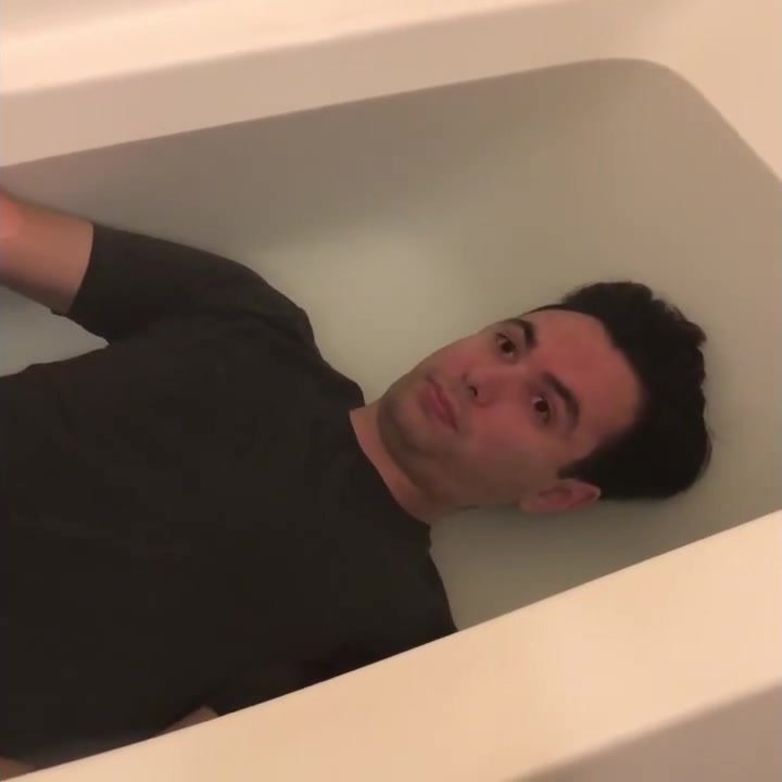 Open nose and eyes underwater tub challenge