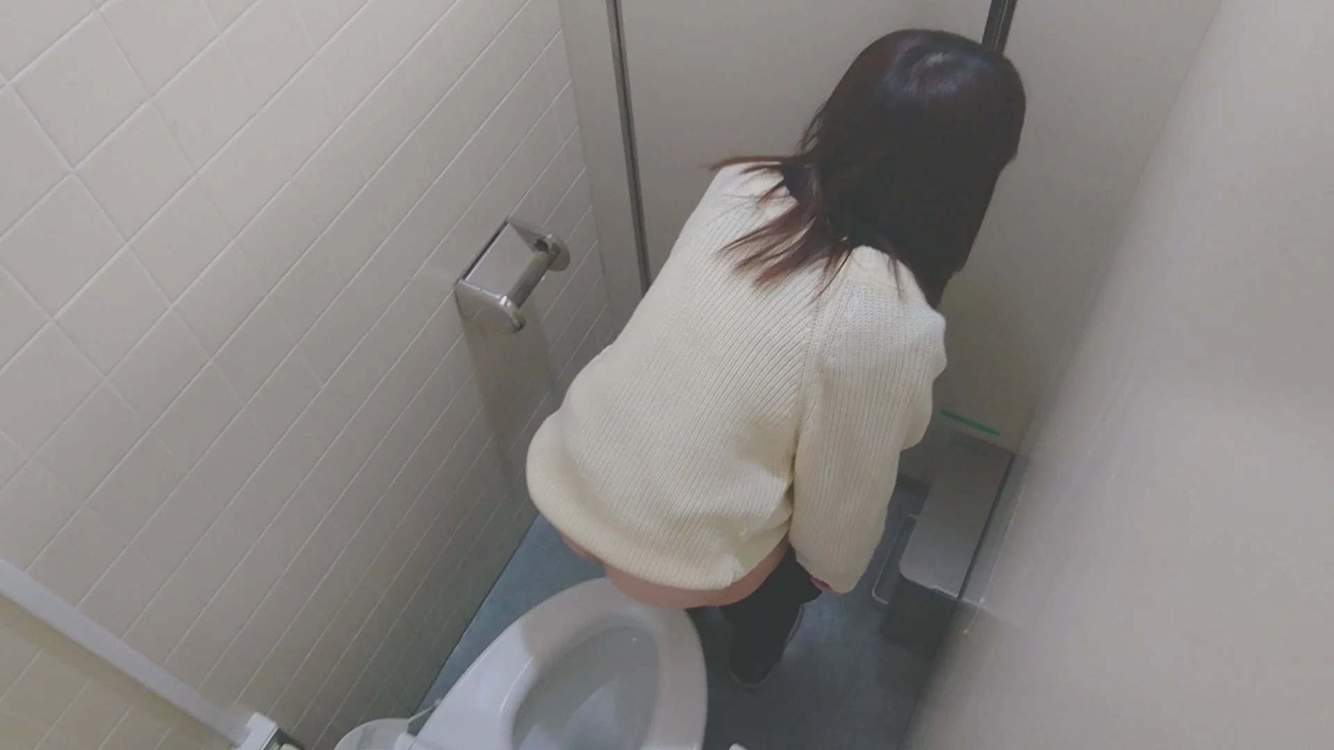 Toilet voyeur japanese