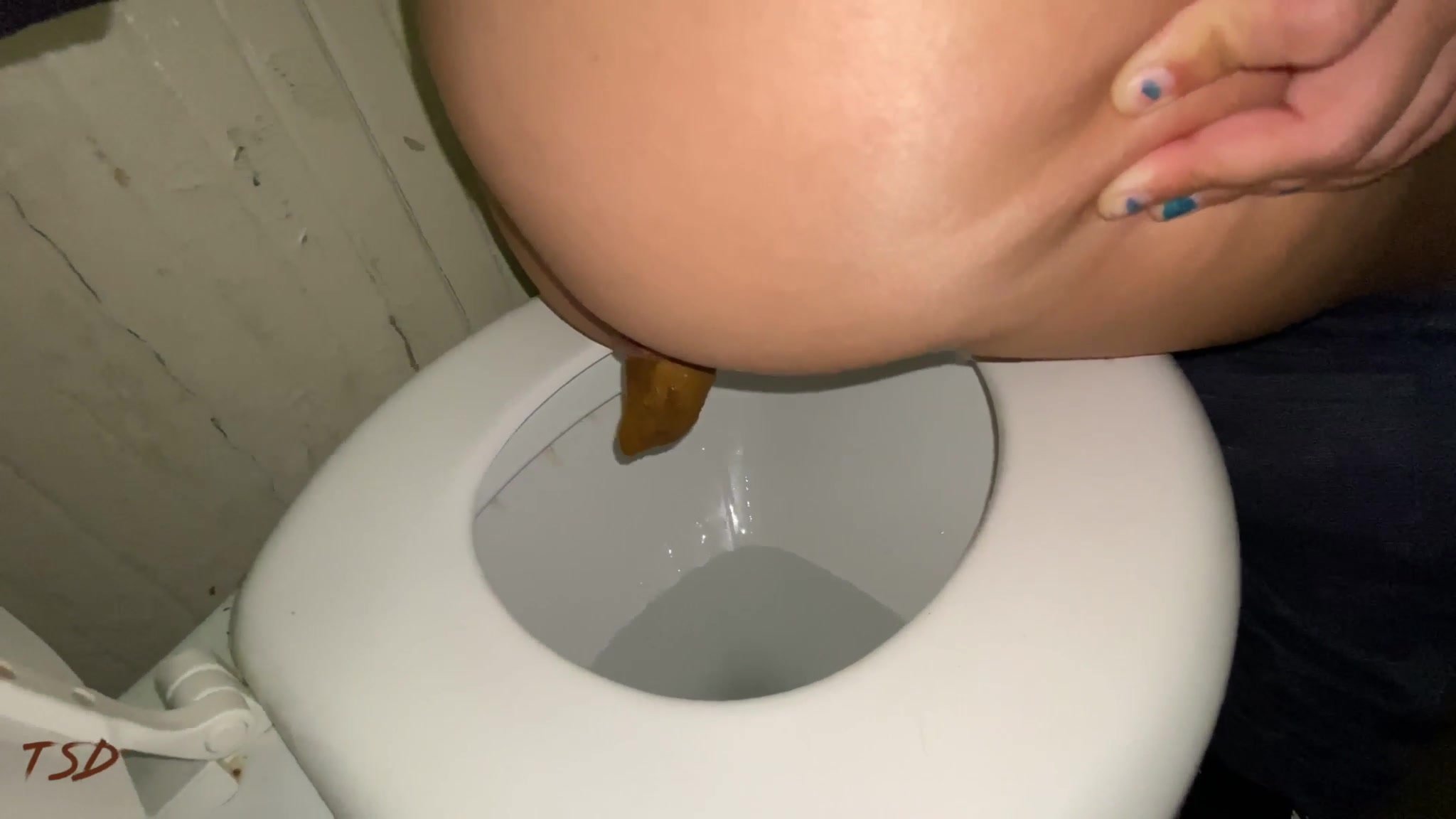 Sexy butt on toilet