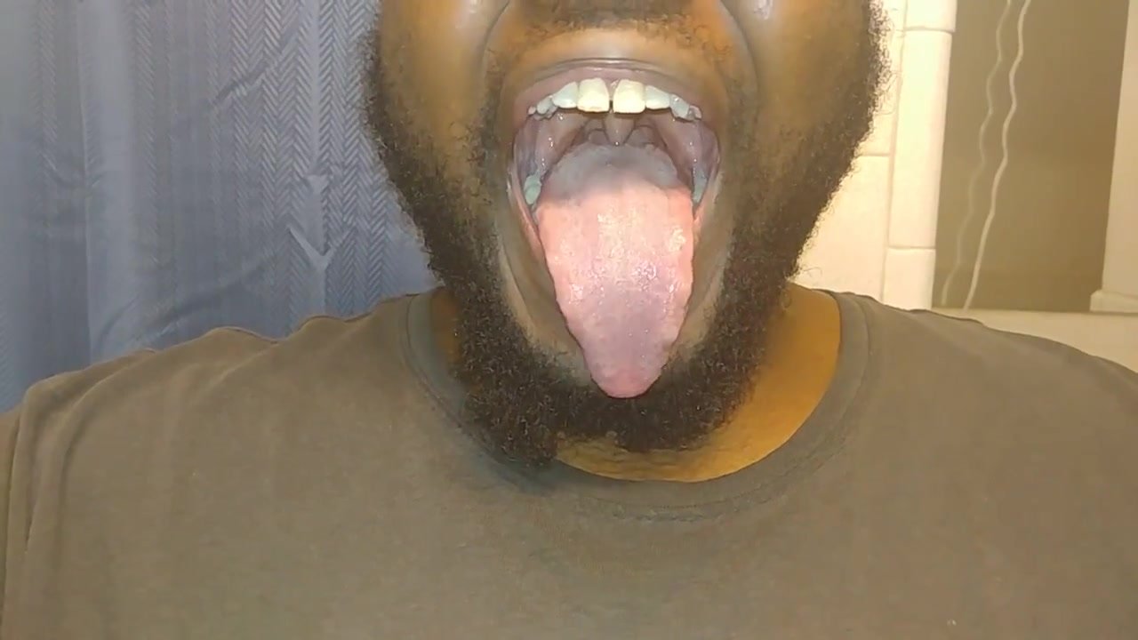 Sexy Black Man Mouth Tour (2)