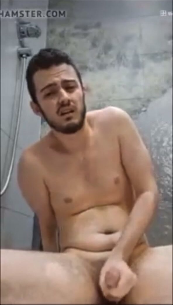 Slut cums in the shower
