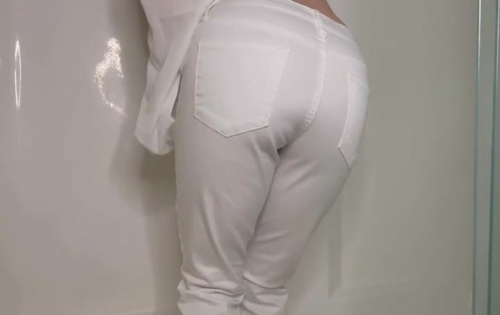 marvellous white pants poop