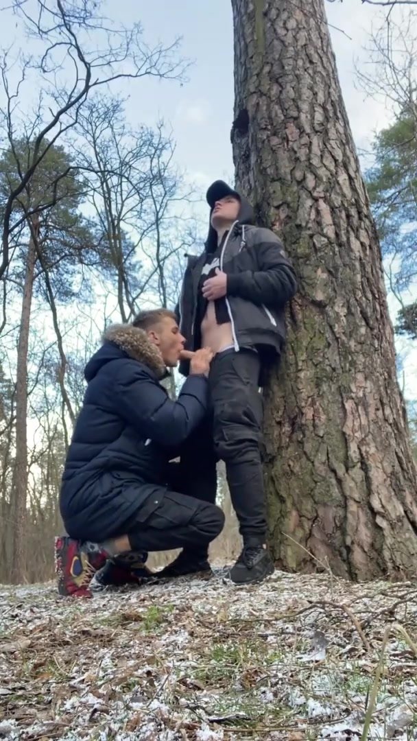Sucked by a guy in the wood and cum in his mouth
