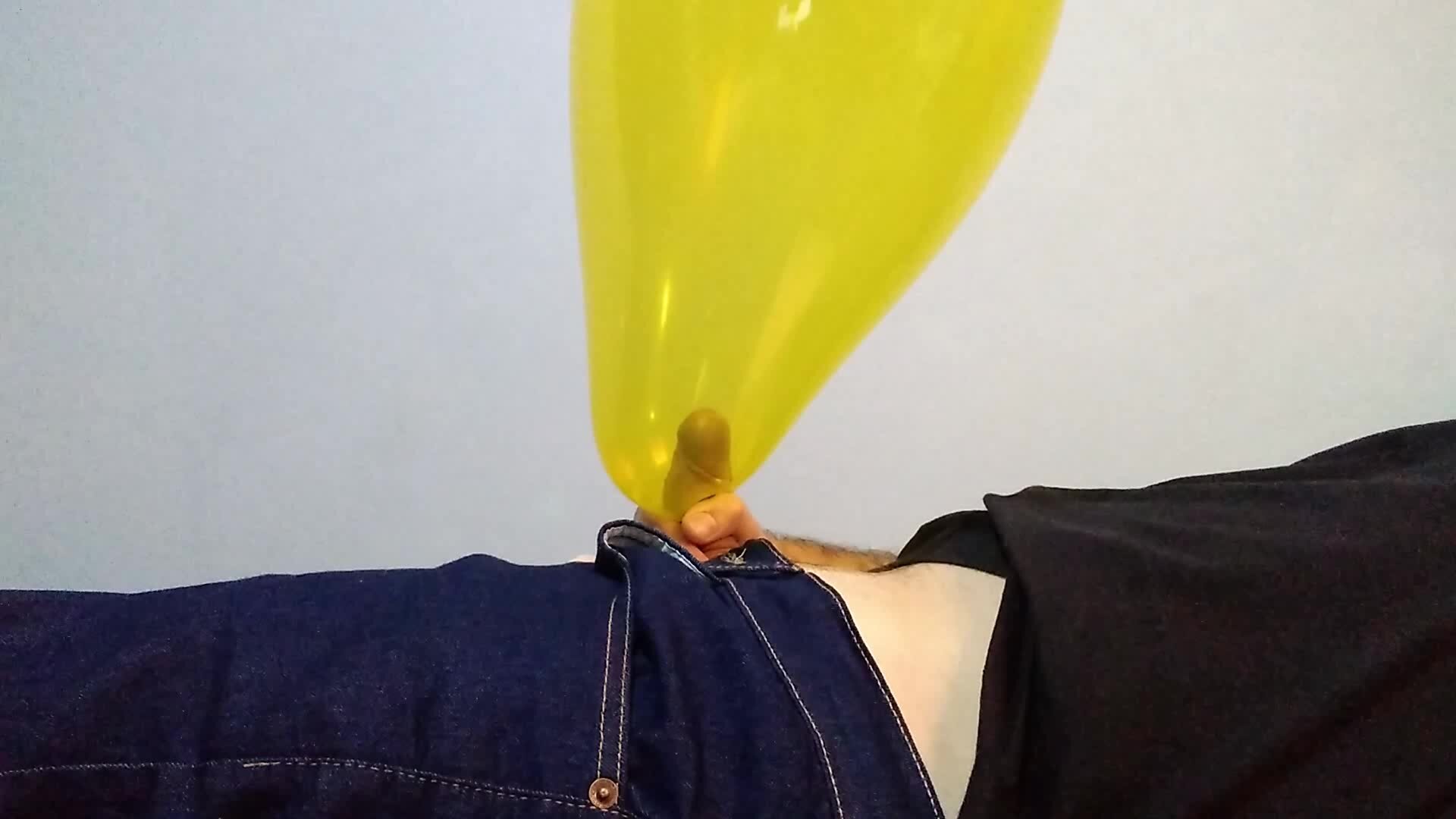 Blowtopop a balloon in my cock