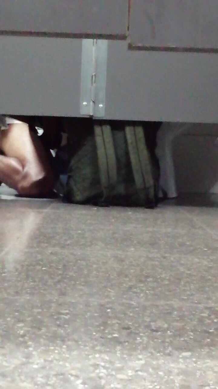 SPY CROUSSING 2