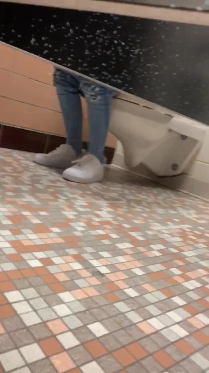 Video: College Bathroom understall spy 4 - ThisVid.com