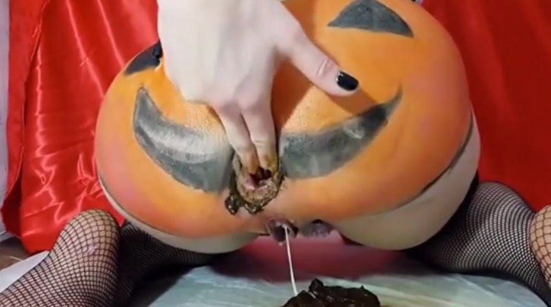 Gaping Pumpkin Ass Shitting