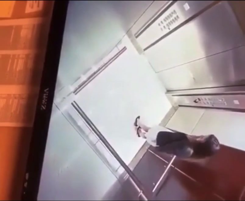 Girl poop in elevator
