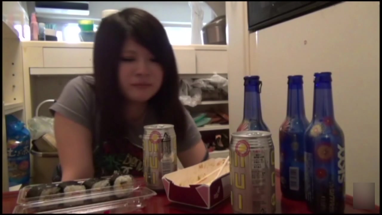 Drunk Japanese Girls vomit
