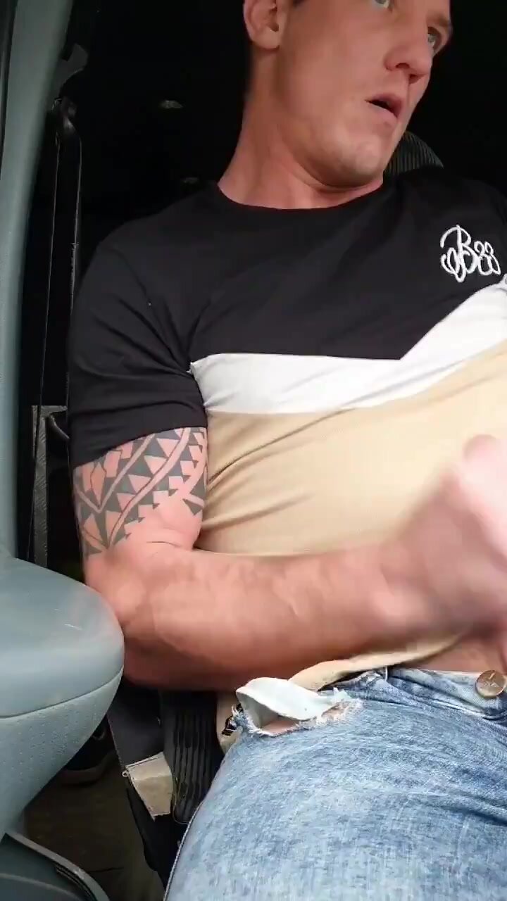 hot dude jerkoff, cums and eat it