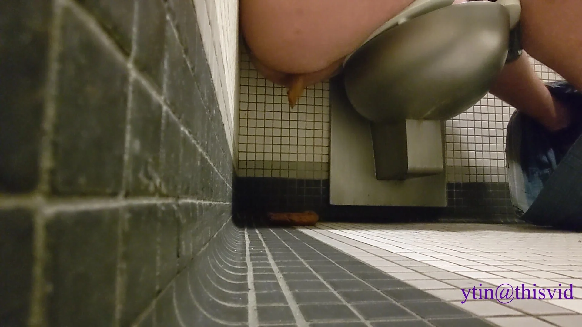 Real Restroom - Sexy man shows it all: Public Restroom Floorâ€¦ ThisVid.com