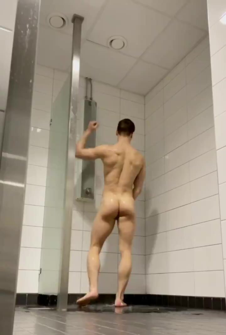 locker shower - video 2