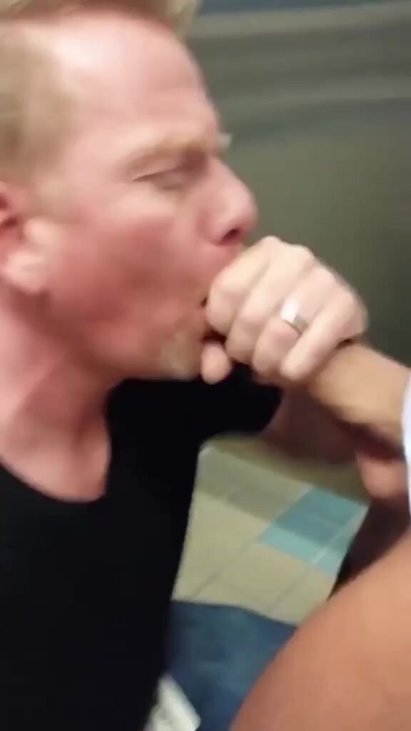 Str8 suck dick