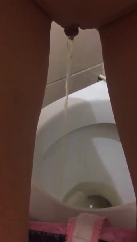Girl Peeing on Toilet - 40