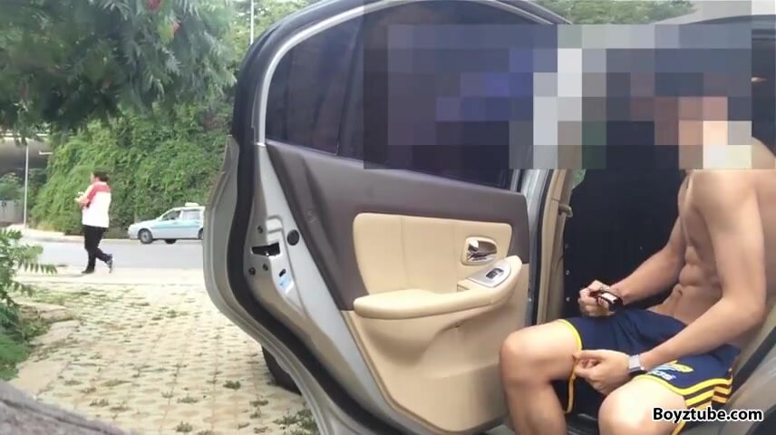 Jerking off and cumming outside on busy street