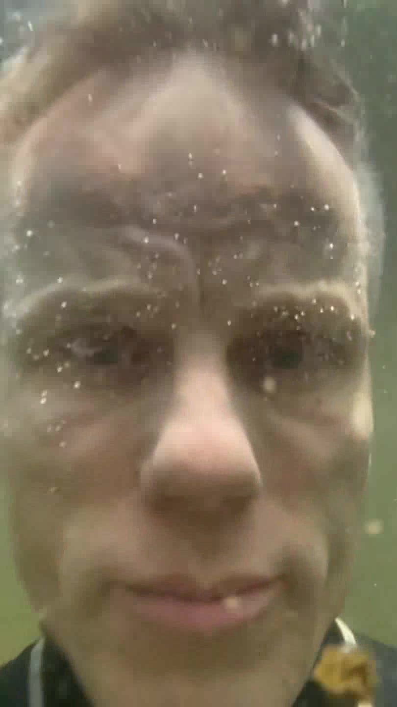 Talking barefaced underwater - video 3