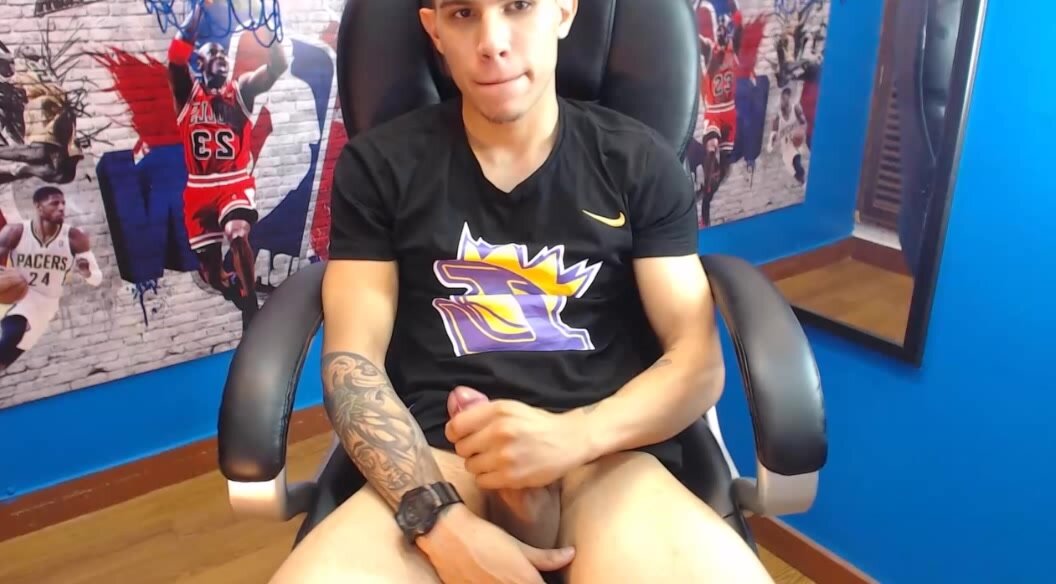cte boy mastuirbate his huge cock