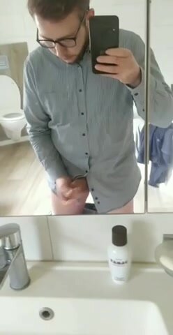 Slave cums on to the sink