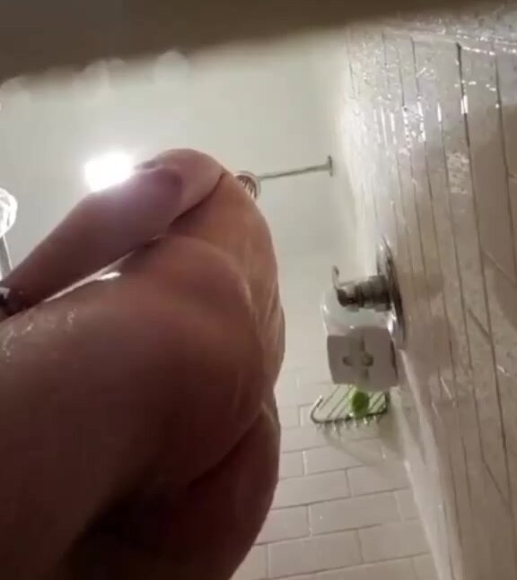 Shower Wank - video 5