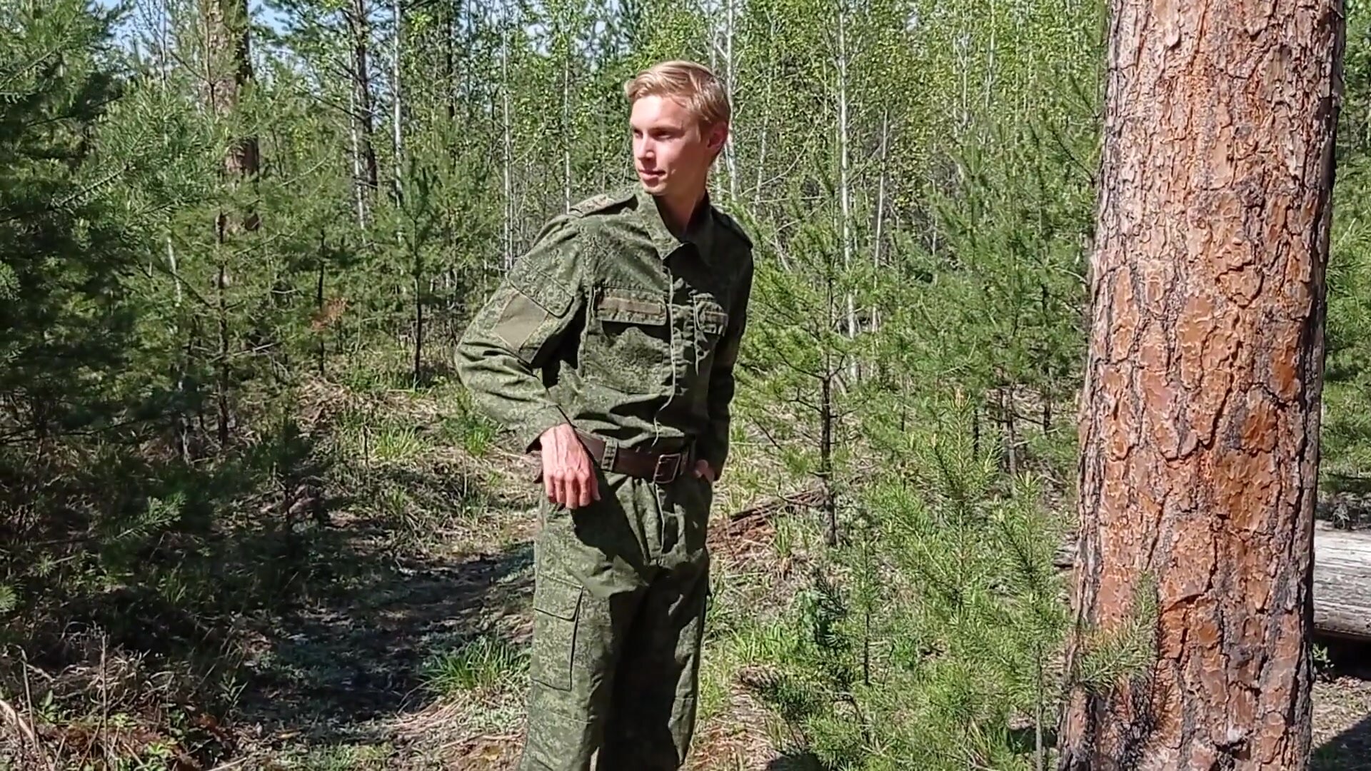 Twink Russian soldier's outdoor stroking