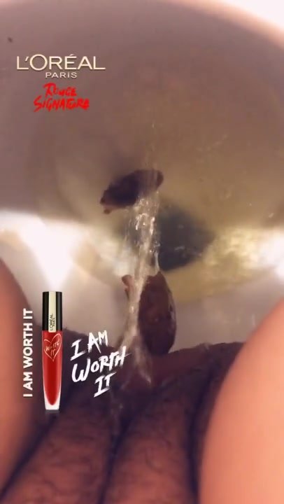 Girl Shitting in Toilet - 4