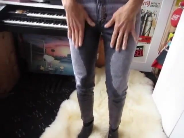jeans wetting 4 - video 2