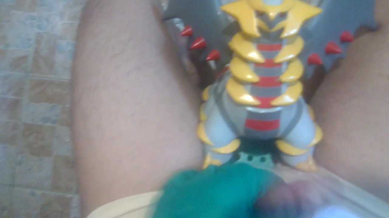 Giratina figure cum