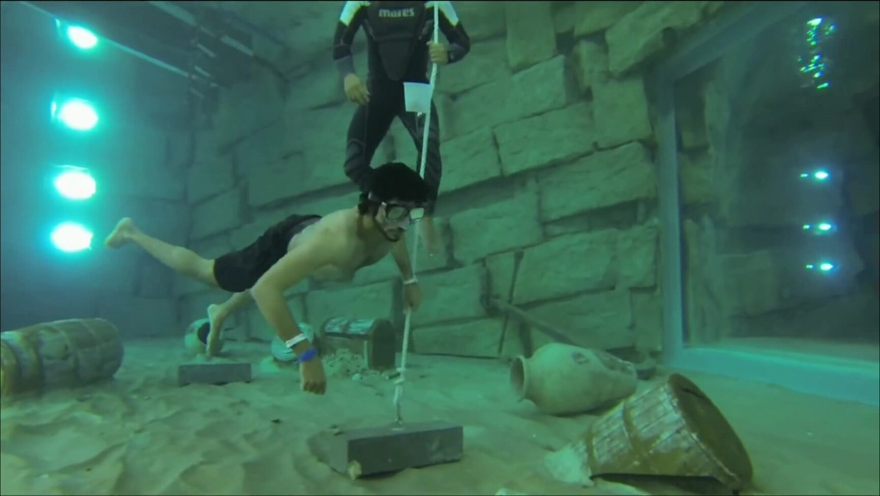 Underwater pearl diving experience
