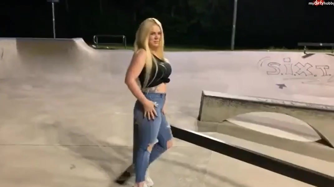 Pissing jeans at skatepark - video 2