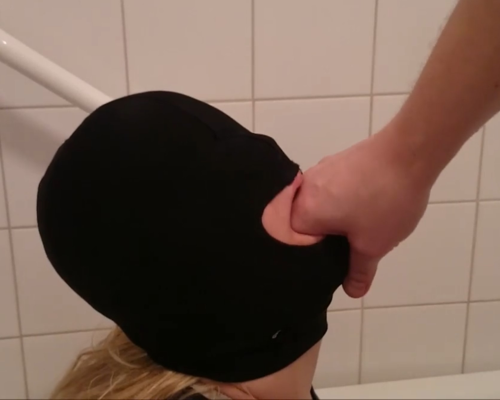 Masked blonde throated in tub