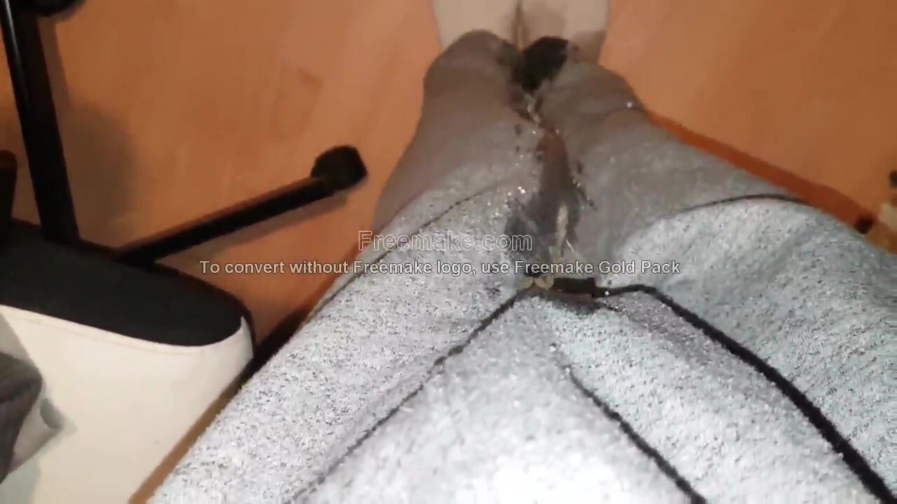 Jogging Bottoms Double Pissing