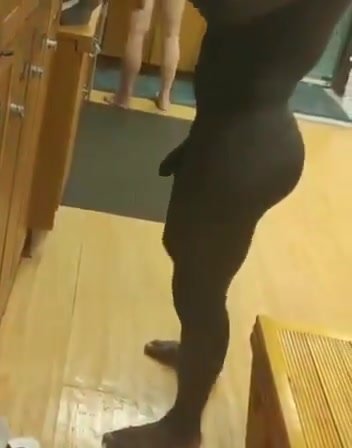 hot booty shake in locker room