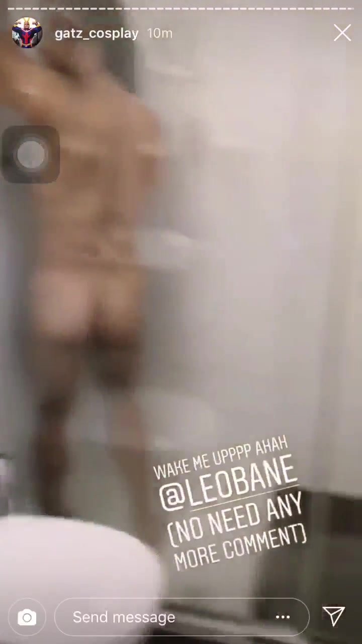 Cosplayer Leobane Ass in Shower