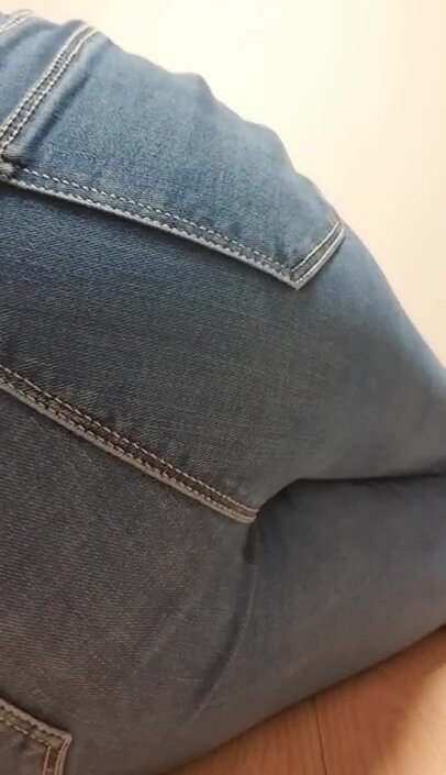 Stinky fart in jeans
