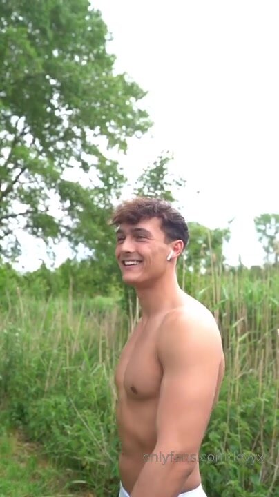 HOT str8 guy working out naked in the woods
