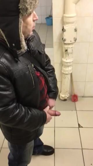Russian Daddy / Washroom Cum!
