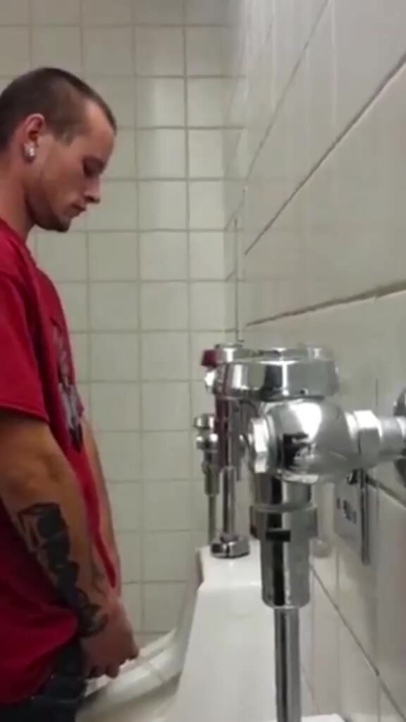 Pissing - video 624
