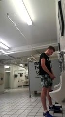 Spy pissing boy - video 2