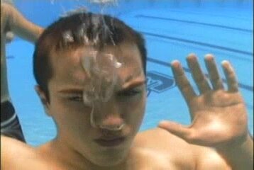 Exhaling his air barefaced underwater