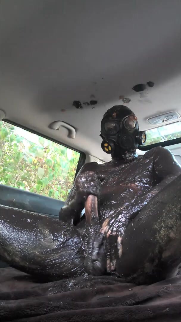 Jerking off with black grease