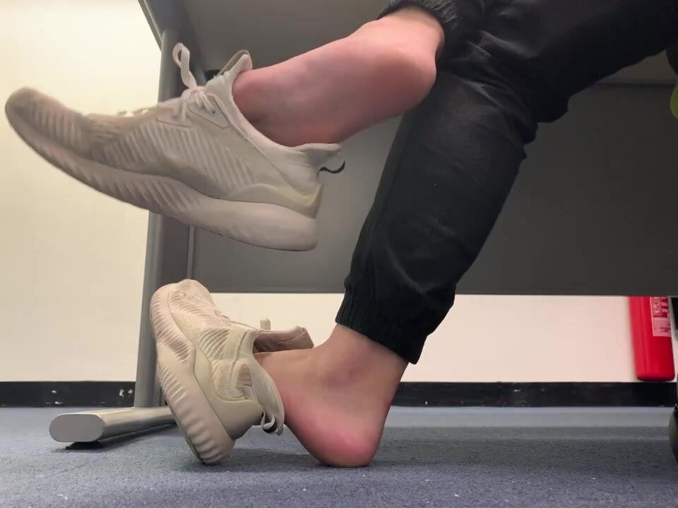 Sexy Twink Feet Under Desk