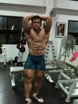 Thai bodybuider Sitthi