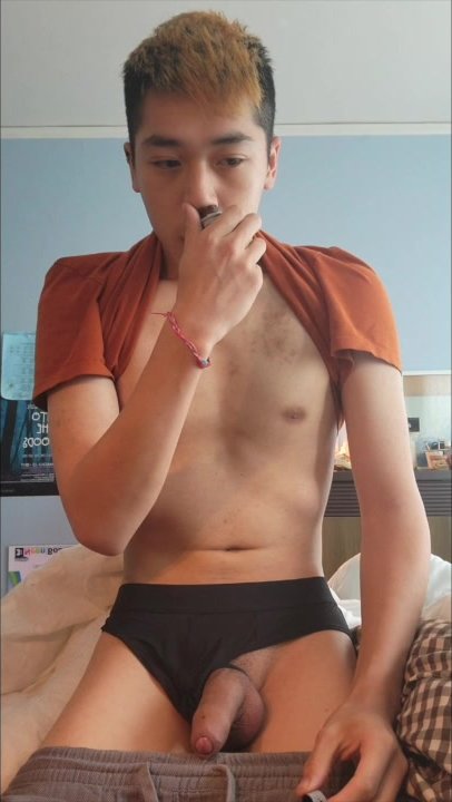 Asian Twink Hits Pen and Bottle