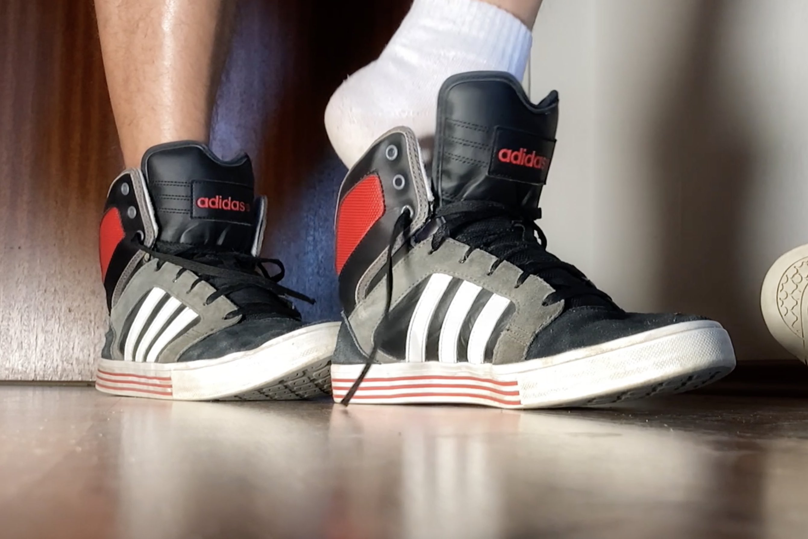 undressing my adidas - bugview -