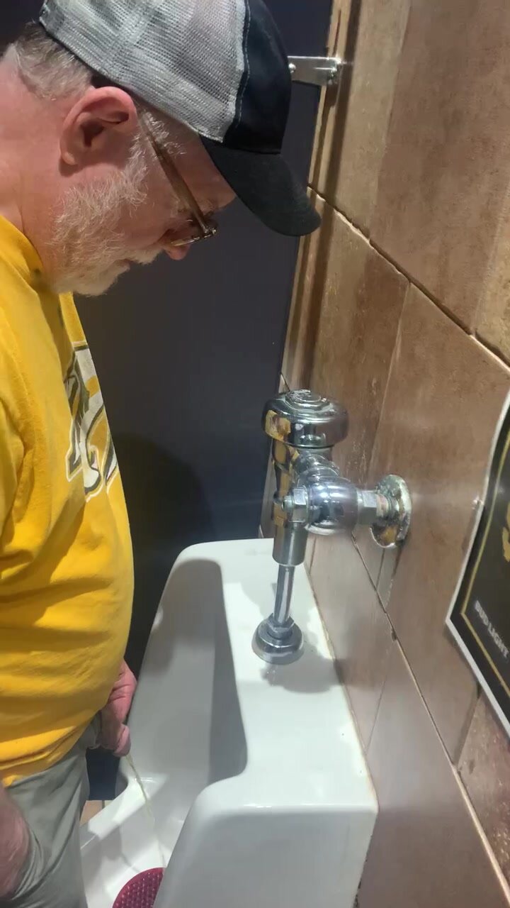 Bar urinal dad